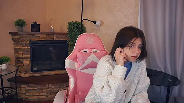 Snapshot of IleanaPishko chatting on 16, 12, 2025 IleanaPishko online show from 16, 12, 2025