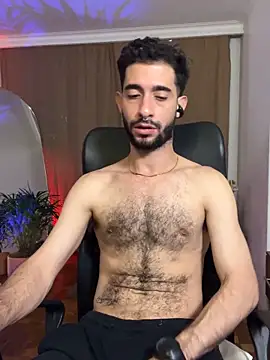 Snapshot of _YOURHERO chatting on 15, 12, 2025 YOURHERO online show from 15, 12, 2025