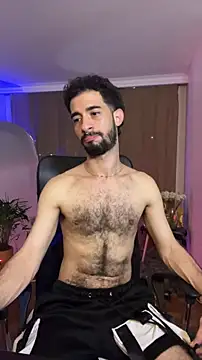 Snapshot of _YOURHERO chatting on 20, 12, 2025 YOURHERO online show from 20, 12, 2025