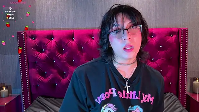 Snapshot of Shelly_bat chatting on 11, 5, 2026 Shelly bat online show from 11, 5, 2026