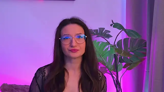 Snapshot of TheaMalekoo chatting on 14, 3, 2026 TheaMalekoo online show from 14, 3, 2026