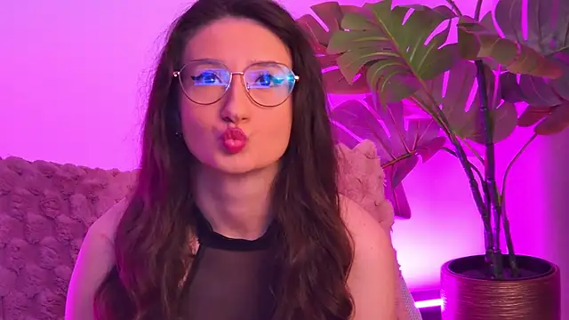 Snapshot of TheaMalekoo chatting on 30, 3, 2026 TheaMalekoo online show from 30, 3, 2026