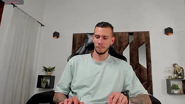 Snapshot of J_king__ chatting on 29, 4, 2026 J king online show from 29, 4, 2026