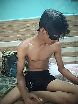 Snapshot of xoupleaura chatting on 29, 3, 2026 xoupleaura online show from 29, 3, 2026