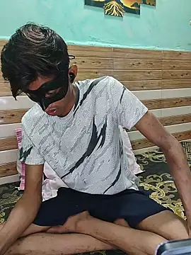 Snapshot of xoupleaura chatting on 1, 4, 2026 xoupleaura online show from 1, 4, 2026