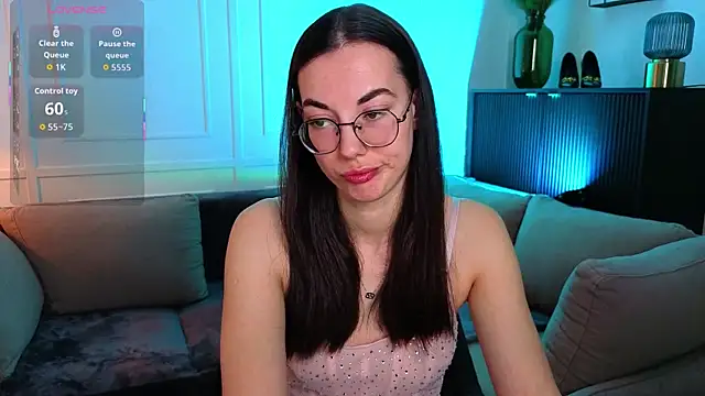 Snapshot of EmmaJacson chatting on 17, 12, 2025 EmmaJacson online show from 17, 12, 2025