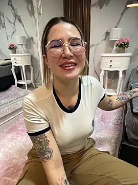 Snapshot of Annyhathatway chatting on 16, 5, 2026 Annyhathatway online show from 16, 5, 2026