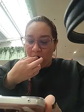 Snapshot of sharon_G chatting on 5, 5, 2026 sharon G online show from 5, 5, 2026