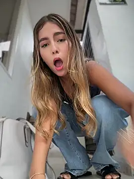 Snapshot of Valeria-escobar chatting on 24, 5, 2026 Valeria-escobar online show from 24, 5, 2026