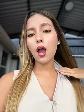 Snapshot of Valeria-escobar chatting on 21, 7, 2026 Valeria-escobar online show from 21, 7, 2026