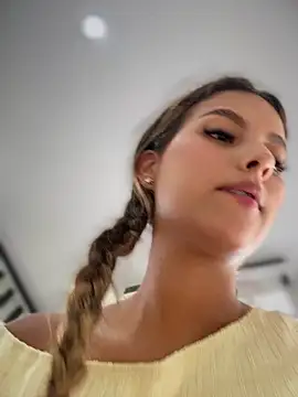 Snapshot of Valeria-escobar chatting on 28, 7, 2026 Valeria-escobar online show from 28, 7, 2026