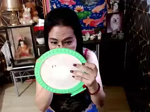 Snapshot of SadisticQueenTS chatting on 3, 3, 2026 SadisticQueenTS online show from 3, 3, 2026