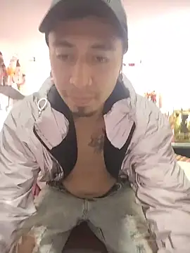 Snapshot of AngelJunior01 chatting on 17, 12, 2025 AngelJunior01 online show from 17, 12, 2025