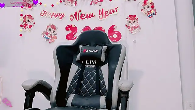 Snapshot of mia_eeeee chatting on 27, 2, 2026 mia eeeee online show from 27, 2, 2026