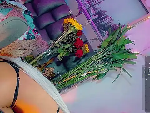 agathaferrer3 online show from 29, 3, 2026