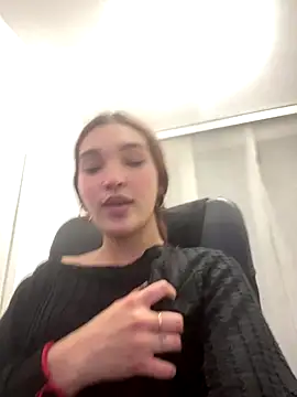 Snapshot of karely_and_justin chatting on 16, 12, 2025 karely and justin online show from 16, 12, 2025