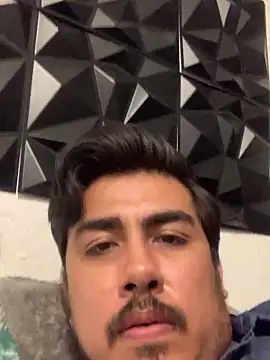 Snapshot of cris_1297 chatting on 14, 12, 2025 cris 1297 online show from 14, 12, 2025