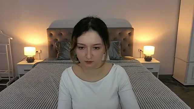 Snapshot of CyrenaLuxe chatting on 7, 4, 2026 CyrenaLuxe online show from 7, 4, 2026
