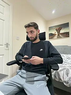 Juliann69Ramiro online show from 13, 1, 2026