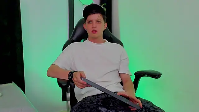 Snapshot of sebastamayo_ chatting on 24, 4, 2026 sebastamayo online show from 24, 4, 2026