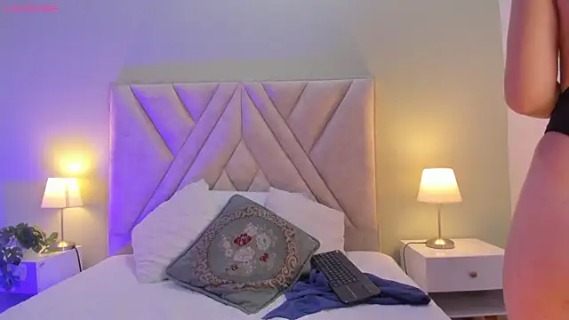 Snapshot of Amelia_Saenz_ chatting on 16, 4, 2026 Amelia Saenz online show from 16, 4, 2026