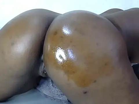 Snapshot of Erotic_vybez_ chatting on 18, 12, 2025 Erotic vybez online show from 18, 12, 2025