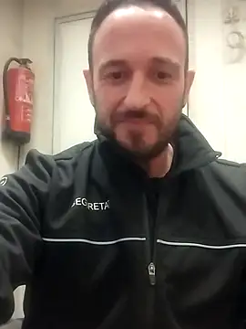 Snapshot of Tonybp84 chatting on 18, 12, 2025 Tonybp84 online show from 18, 12, 2025