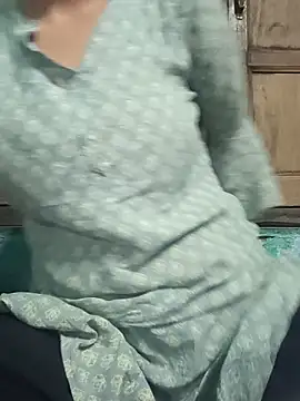 Snapshot of teena-11 chatting on 2, 4, 2026 teena-11 online show from 2, 4, 2026