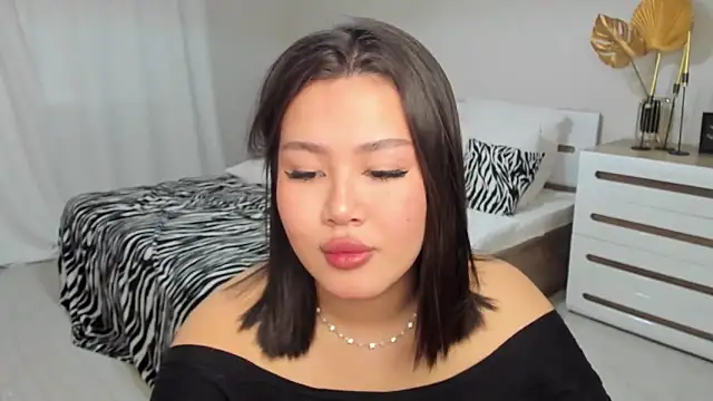 Brunette Charm online show from 10, 4, 2026