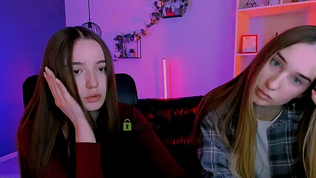 mila firee online show from 17, 4, 2026