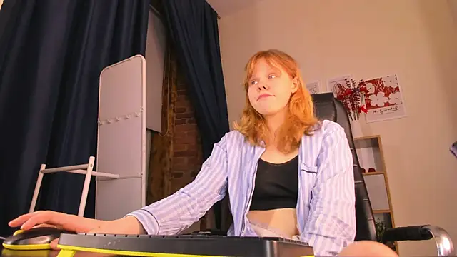 Snapshot of Soft_Flame chatting on 19, 4, 2026 Soft Flame online show from 19, 4, 2026