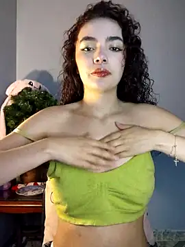 Snapshot of Alii_tay chatting on 15, 12, 2025 Alii tay online show from 15, 12, 2025