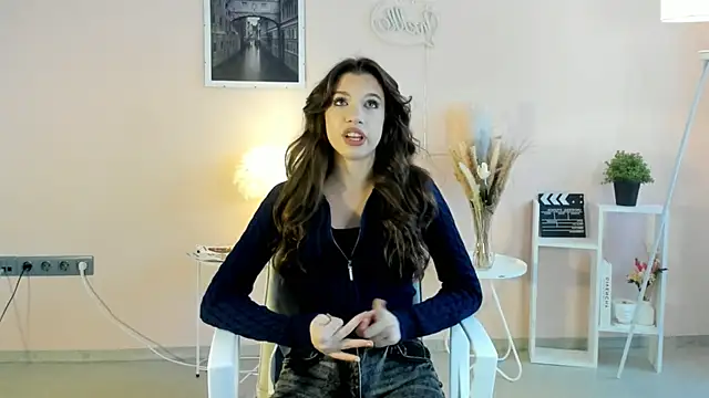 Snapshot of SherronRegler chatting on 21, 12, 2025 SherronRegler online show from 21, 12, 2025