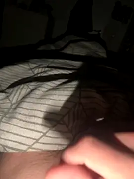 Snapshot of romeoooo01 chatting on 14, 12, 2025 romeoooo01 online show from 14, 12, 2025