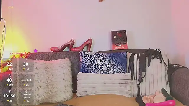 Laura hotmilf online show from 15, 4, 2026