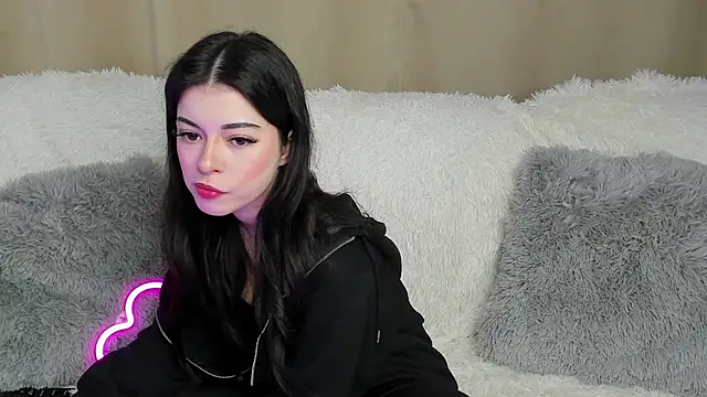 Snapshot of LisaColee chatting on 6, 6, 2026 LisaColee online show from 6, 6, 2026