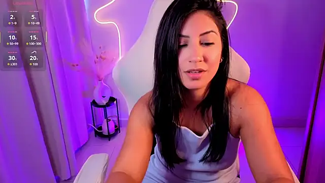 Snapshot of chloebum_ chatting on 6, 3, 2026 chloebum online show from 6, 3, 2026