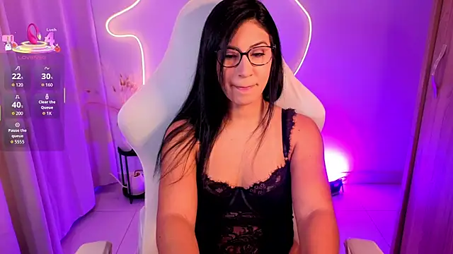 Snapshot of chloebum_ chatting on 2, 4, 2026 chloebum online show from 2, 4, 2026
