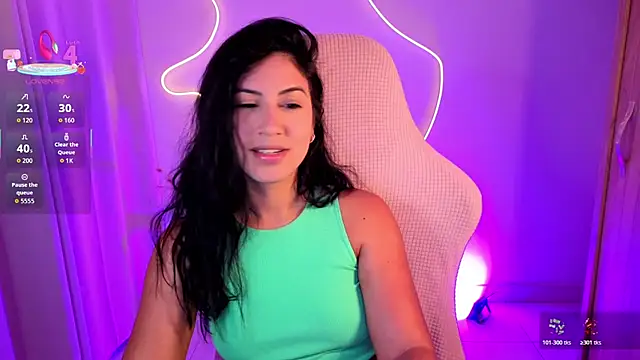 Snapshot of chloebum_ chatting on 13, 4, 2026 chloebum online show from 13, 4, 2026