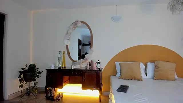 liaa moretti  online show from 11, 2, 2026