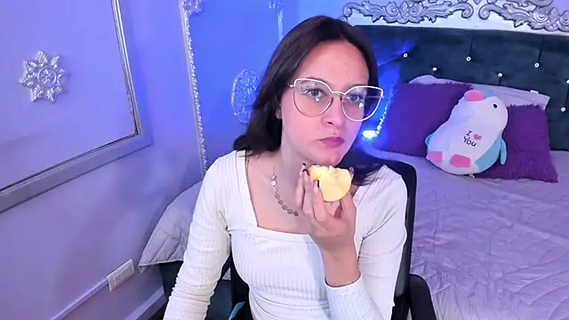 Snapshot of VioletSantana chatting on 16, 12, 2025 VioletSantana online show from 16, 12, 2025