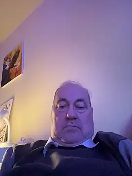 csikar online show from 6, 4, 2026