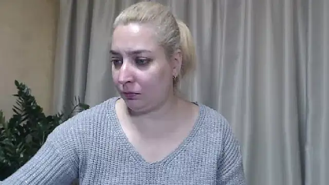 Snapshot of sweetpussy13 chatting on 2, 11, 2025 sweetpussy13 online show from 2, 11, 2025