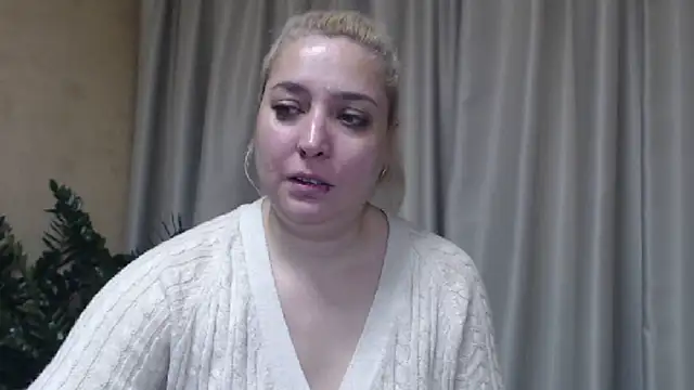 Snapshot of sweetpussy13 chatting on 5, 11, 2025 sweetpussy13 online show from 5, 11, 2025