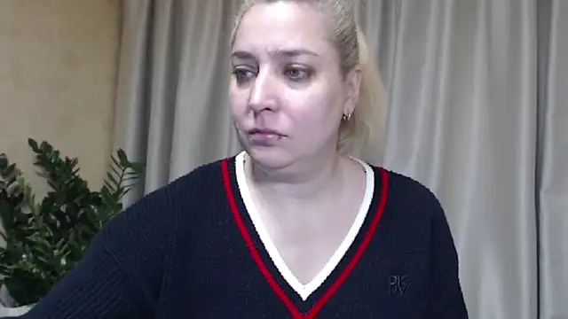 Snapshot of sweetpussy13 chatting on 10, 11, 2025 sweetpussy13 online show from 10, 11, 2025