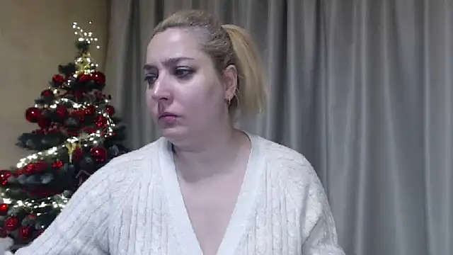 Snapshot of sweetpussy13 chatting on 6, 1, 2026 sweetpussy13 online show from 6, 1, 2026