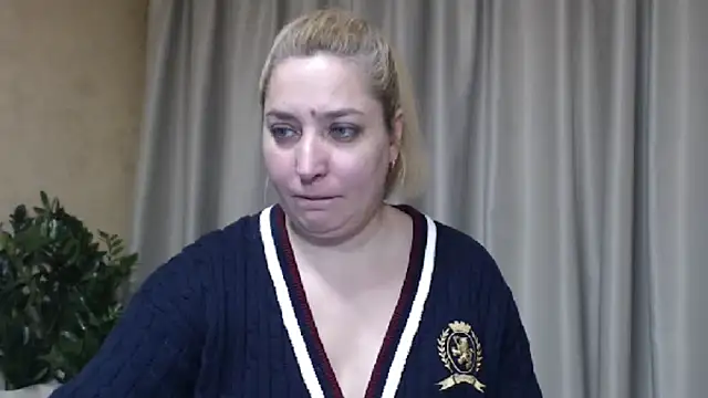 Snapshot of sweetpussy13 chatting on 15, 2, 2026 sweetpussy13 online show from 15, 2, 2026