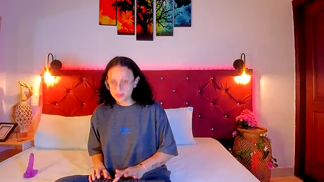 Trixye Moon online show from 16, 12, 2025