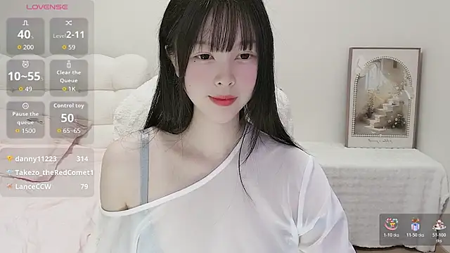 Snapshot of Anna-2005 chatting on 9, 4, 2026 Anna-2005 online show from 9, 4, 2026