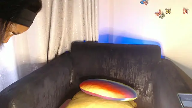 Snapshot of UzuriZahra01 chatting on 25, 2, 2026 UzuriZahra01 online show from 25, 2, 2026